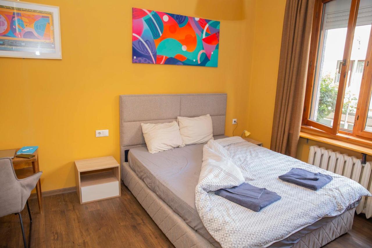 Central Sofia 3-Bedroom Apartment - Urban Art Gallery - Free Parking! Екстериор снимка
